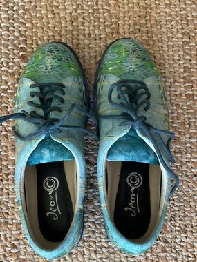 Icon wearable art Monet women S7 leather lace up